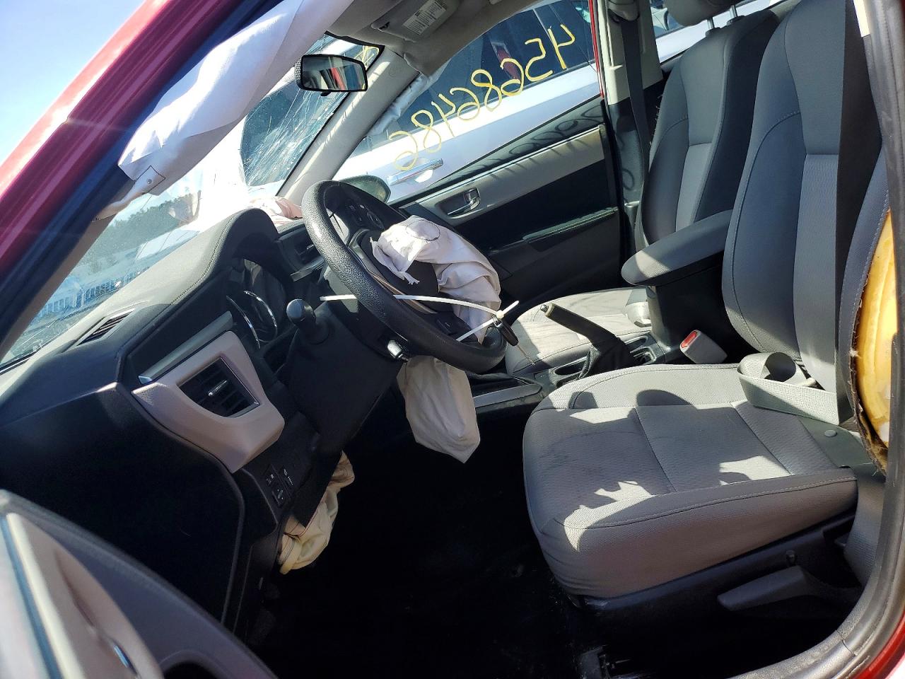 2015 TOYOTA COROLLA LE photo 13
