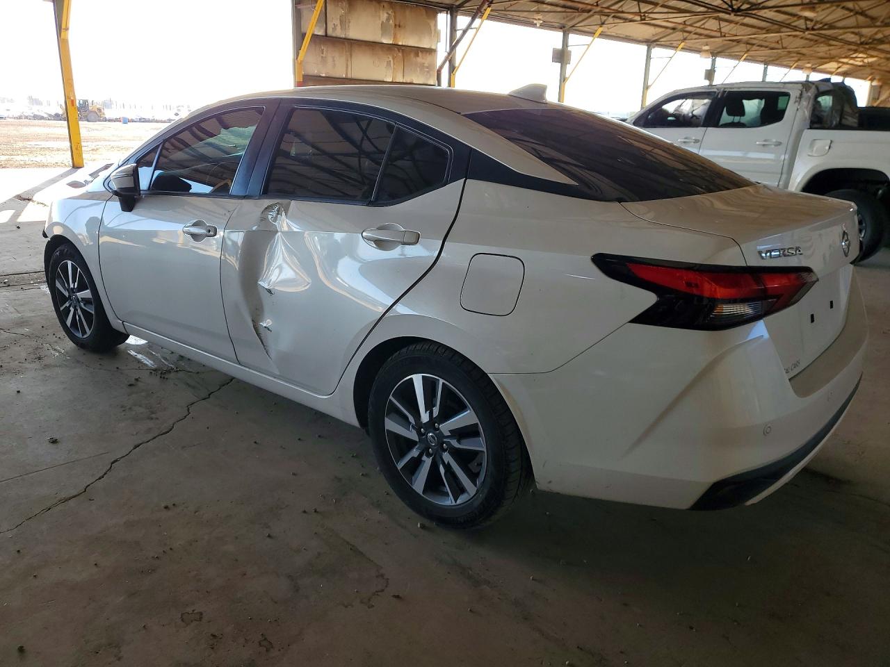 2021 NISSAN VERSA SV photo 2