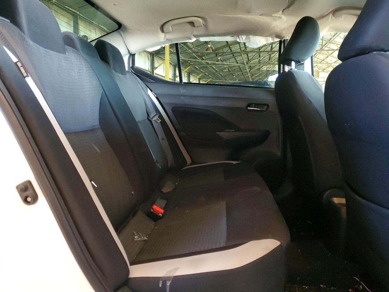 2021 NISSAN VERSA SV photo 10