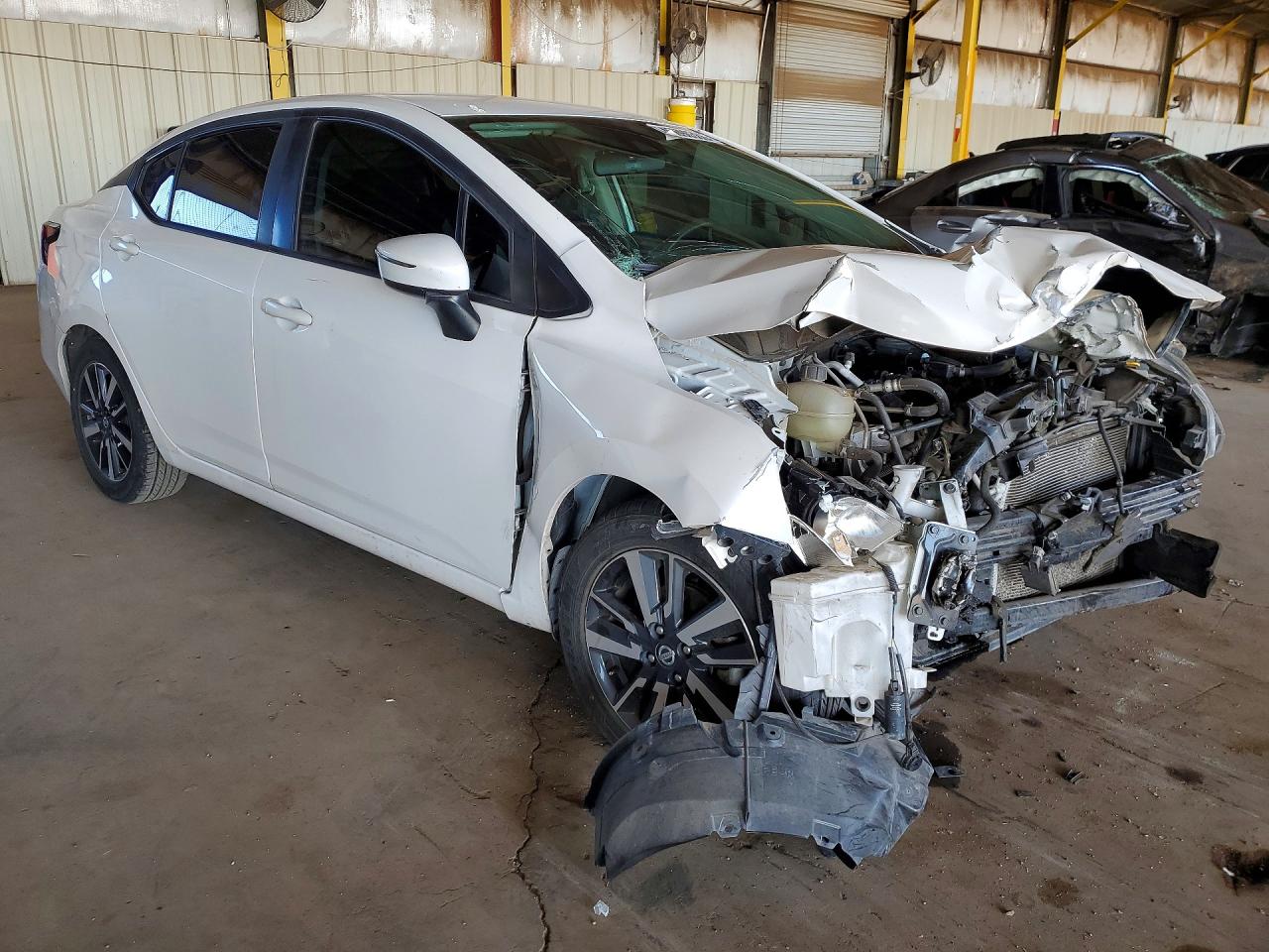 2021 NISSAN VERSA SV photo 4