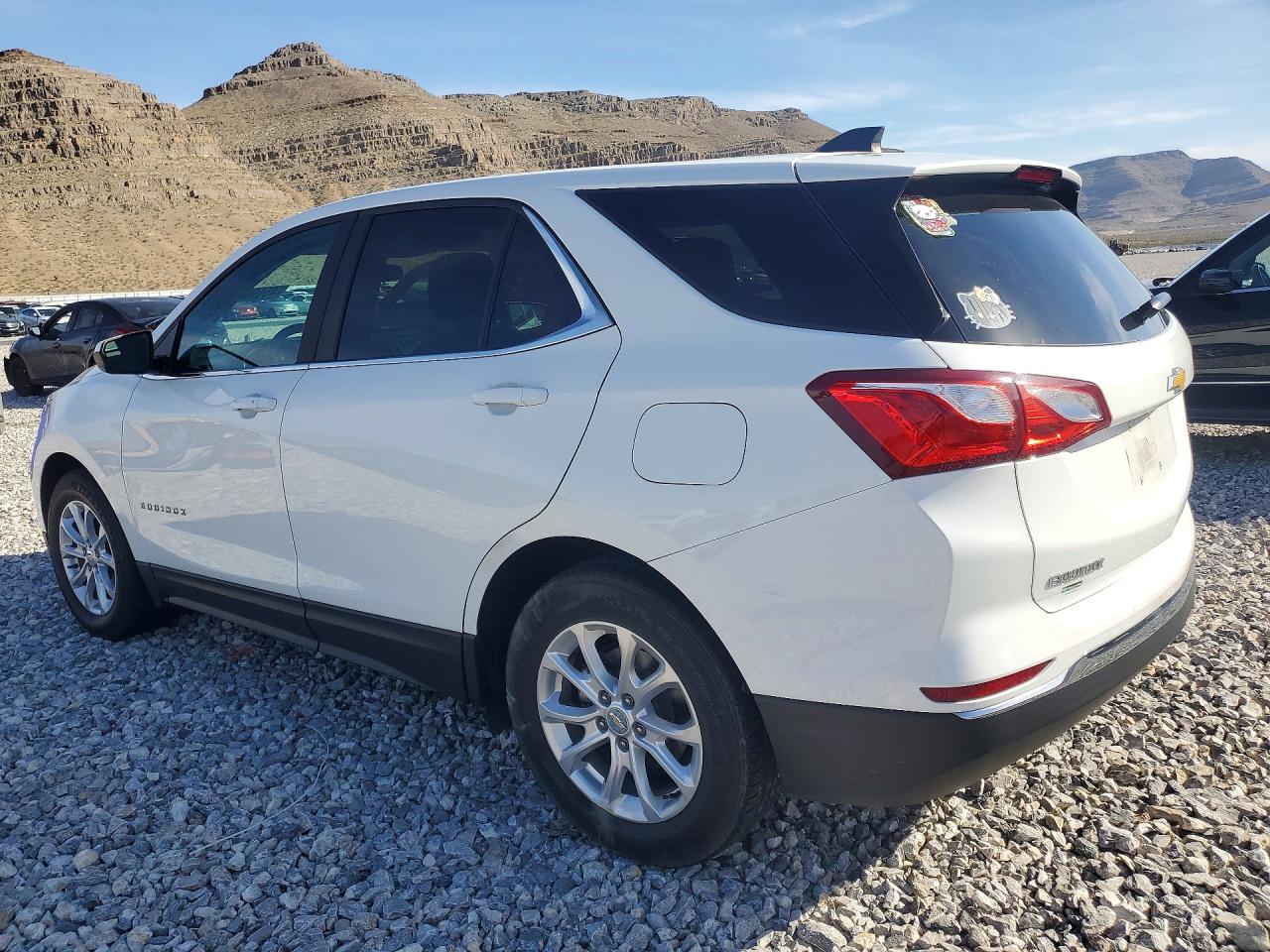 2021 CHEVROLET EQUINOX LT photo 3