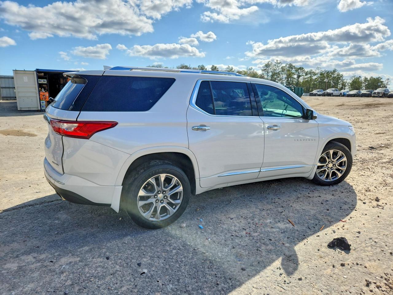 2019 CHEVROLET TRAVERSE PREMIER photo 3