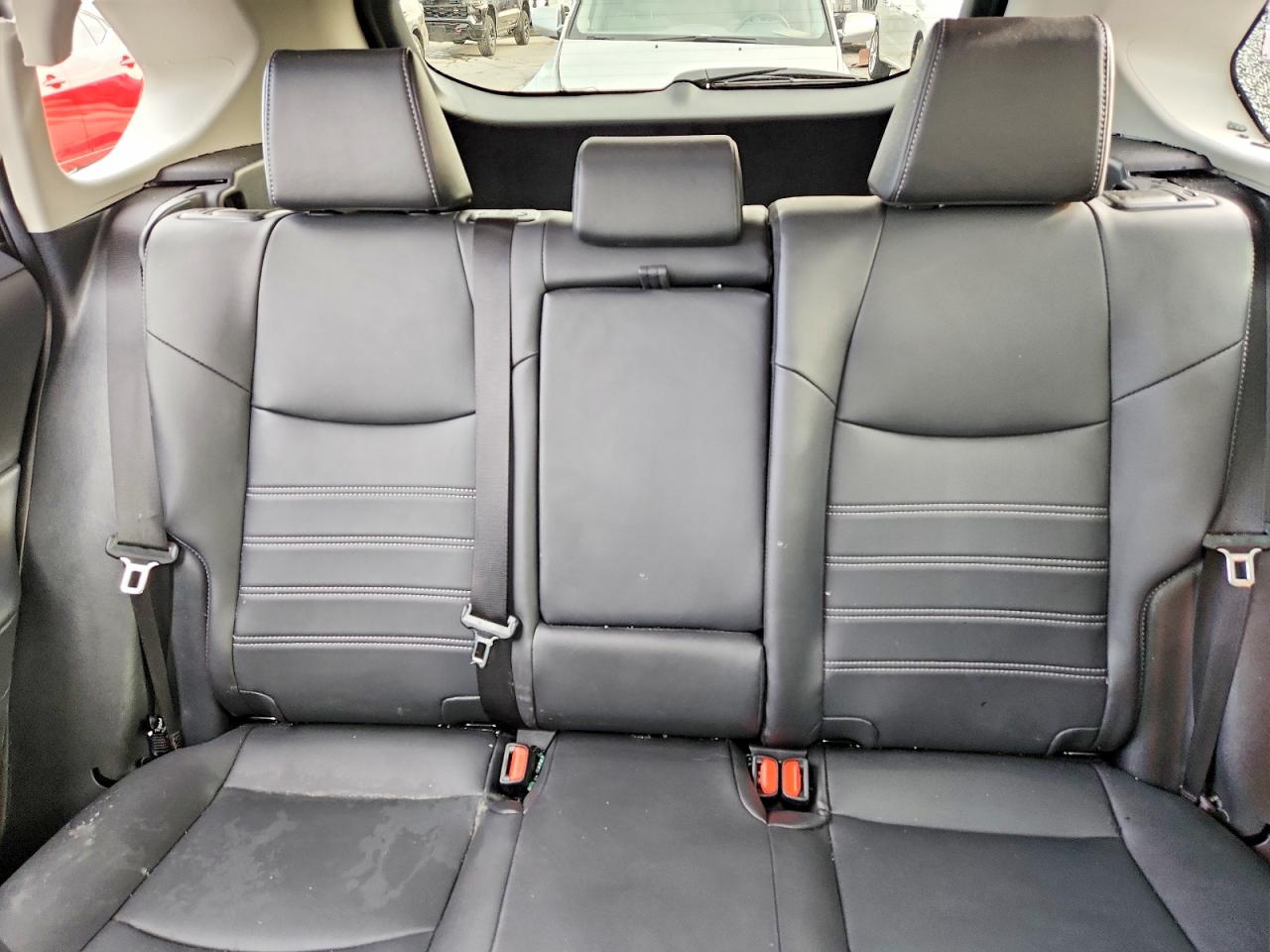 2025 TOYOTA RAV4 XLE PREMIUM photo 19