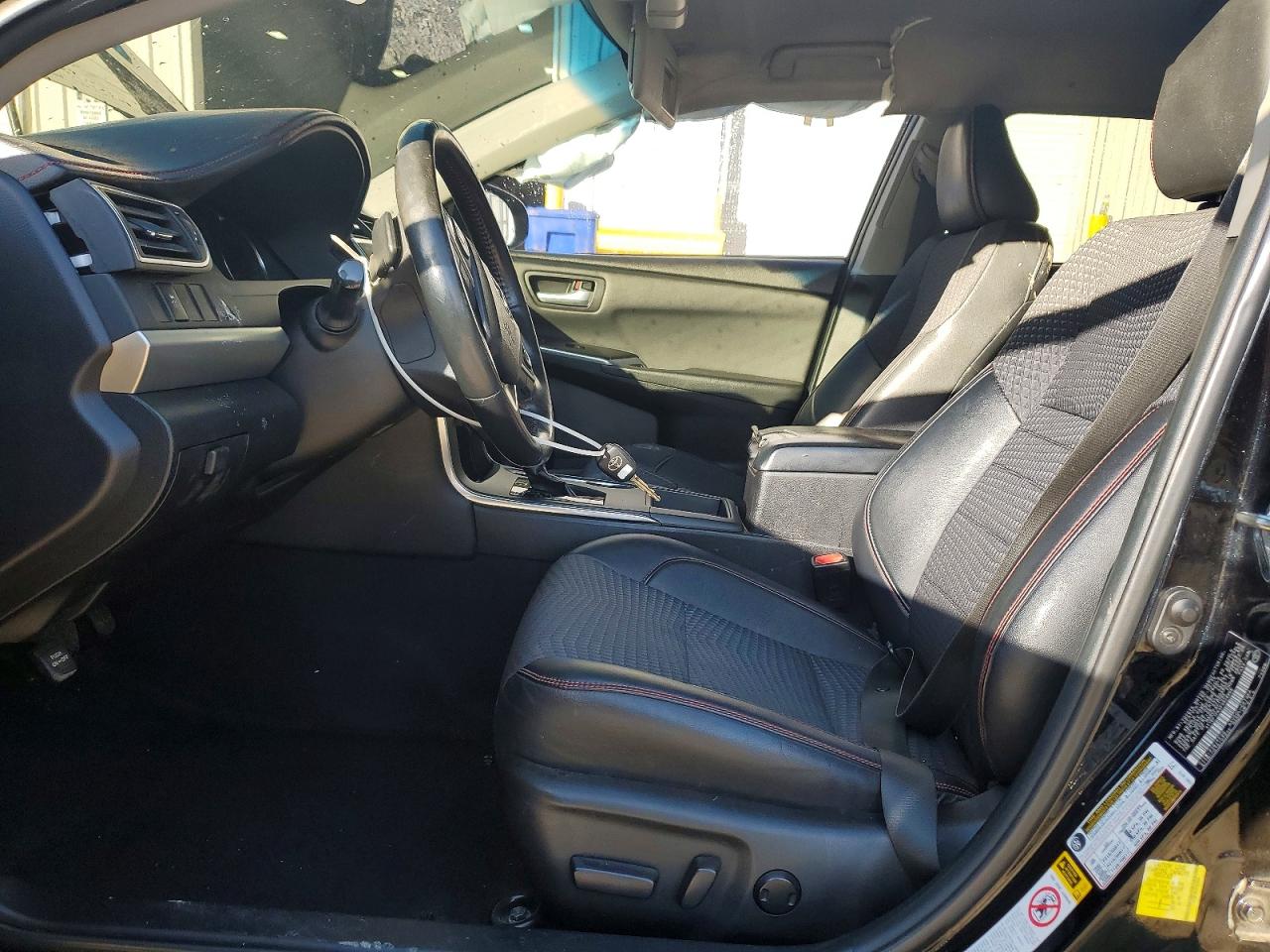 2015 TOYOTA CAMRY SE photo 7
