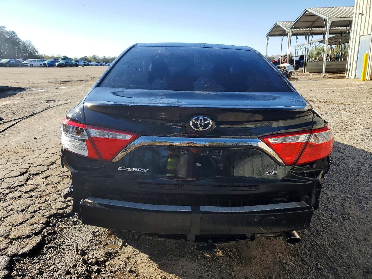 2015 TOYOTA CAMRY SE photo 6