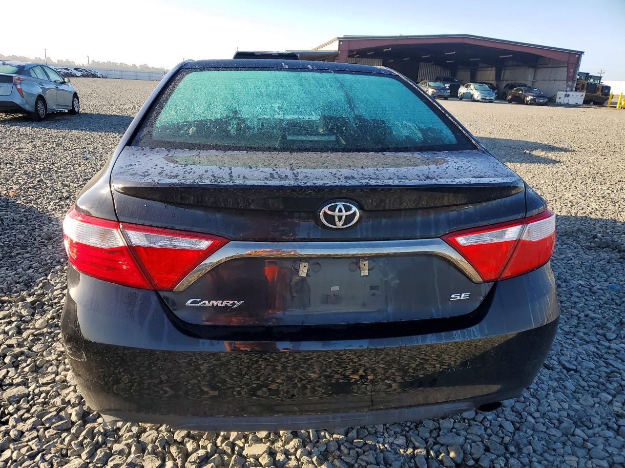 2015 TOYOTA CAMRY SE photo 11