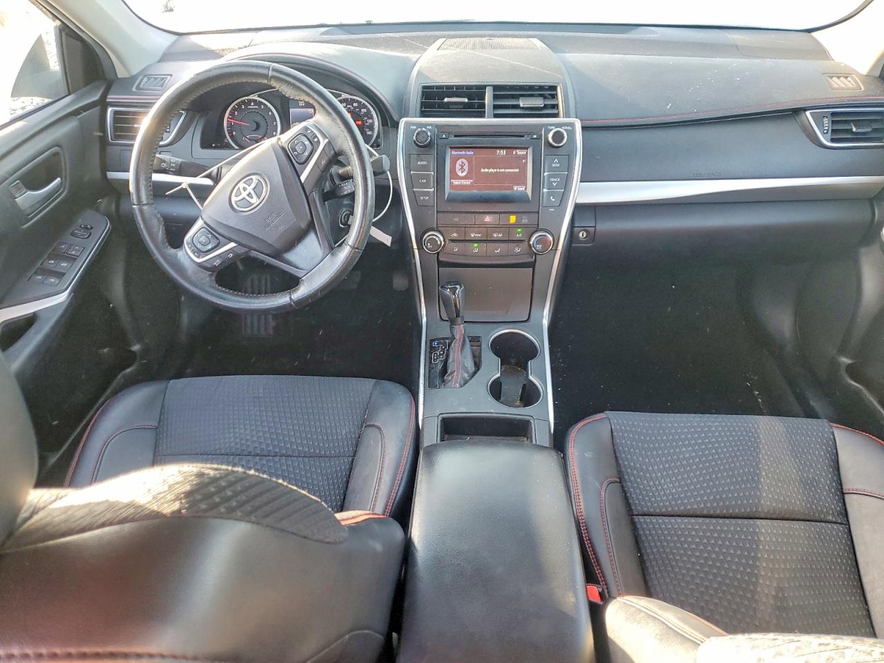 2015 TOYOTA CAMRY SE photo 15