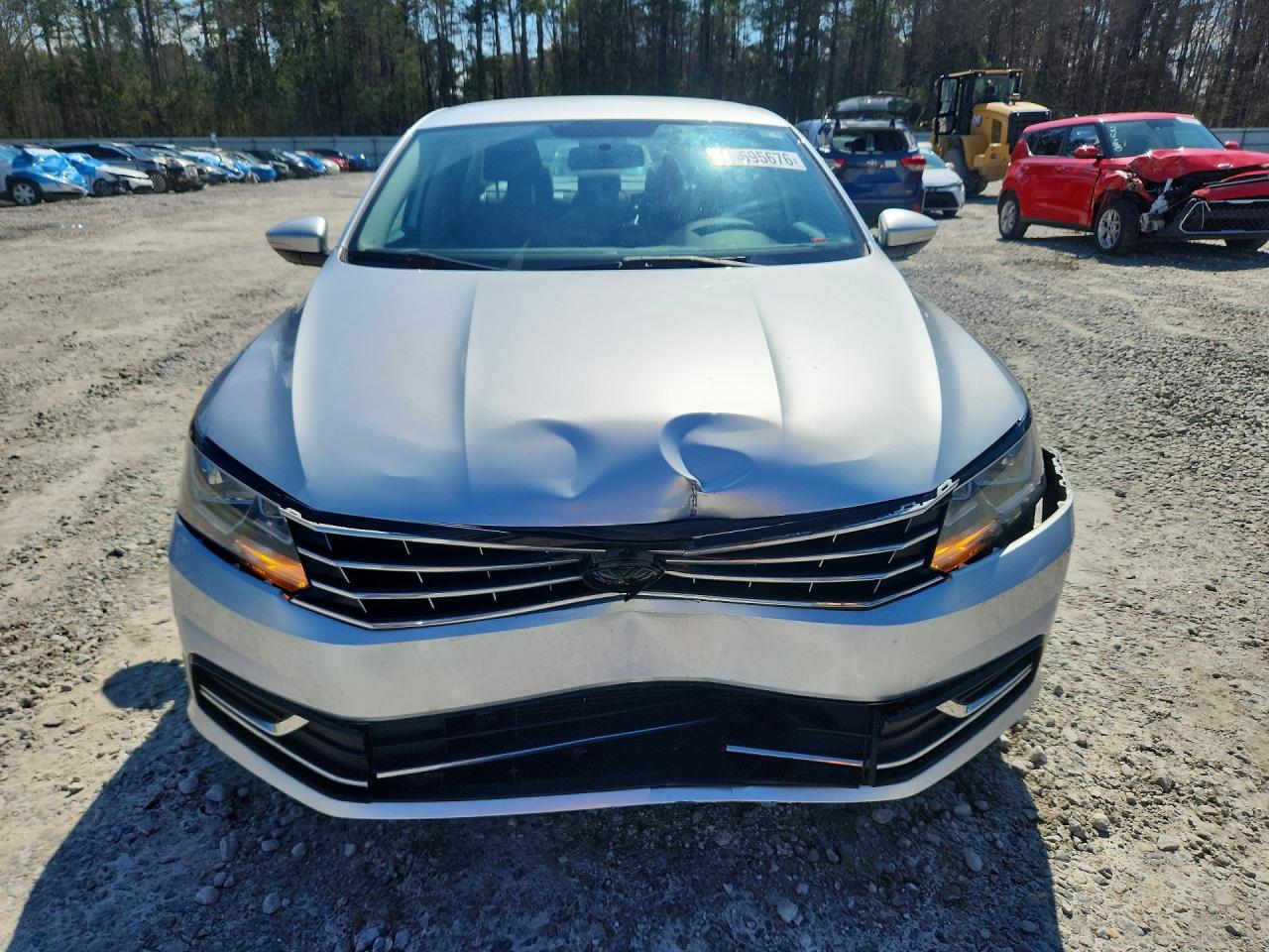 2017 VOLKSWAGEN PASSAT S photo 5