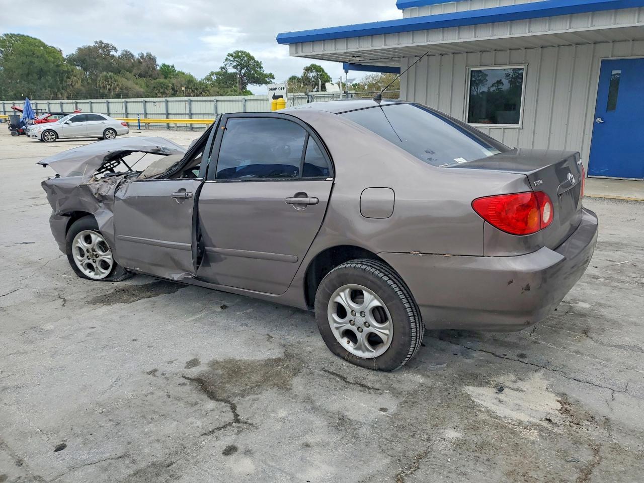 2003 TOYOTA COROLLA LE photo 3