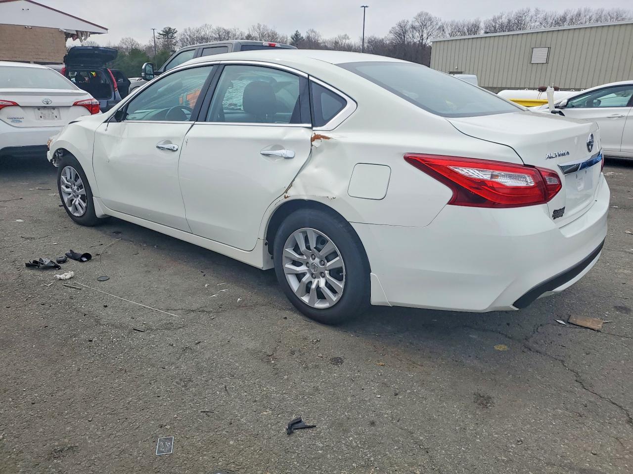 2017 NISSAN ALTIMA photo 2