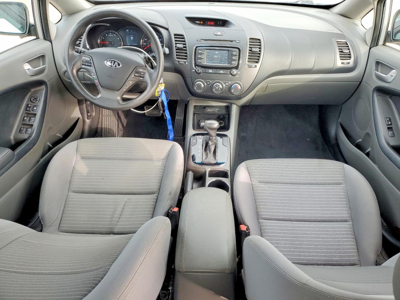 2017 KIA FORTE LX photo 8