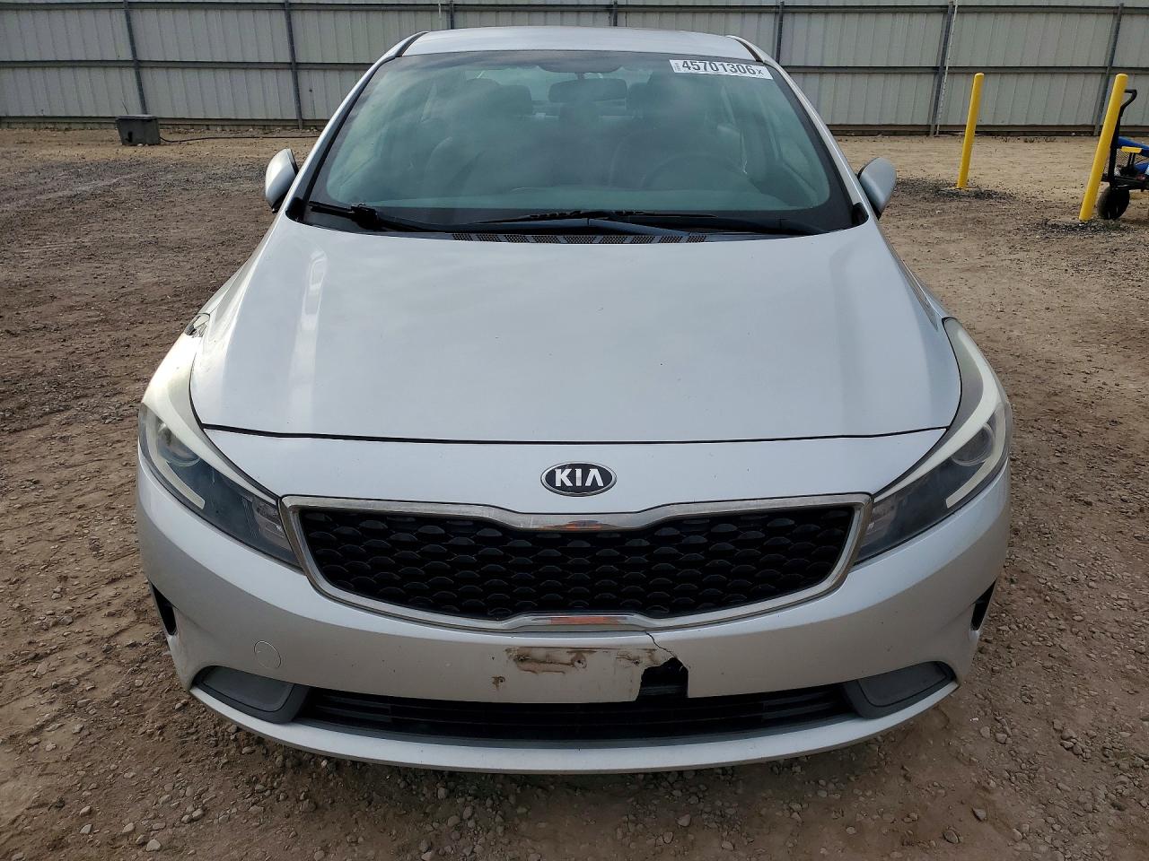 2017 KIA FORTE LX photo 5