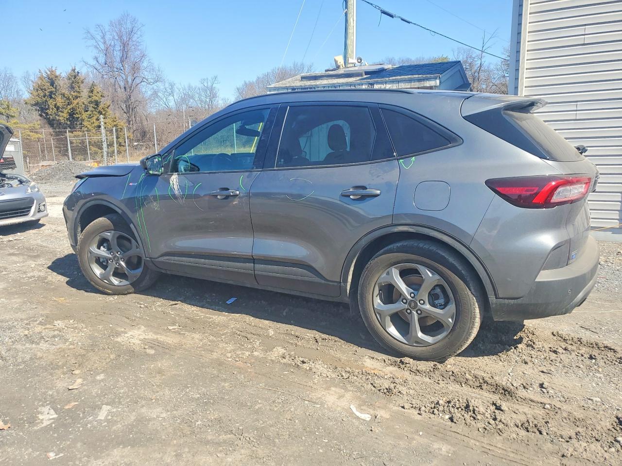 2025 FORD ESCAPE ST LINE photo 2