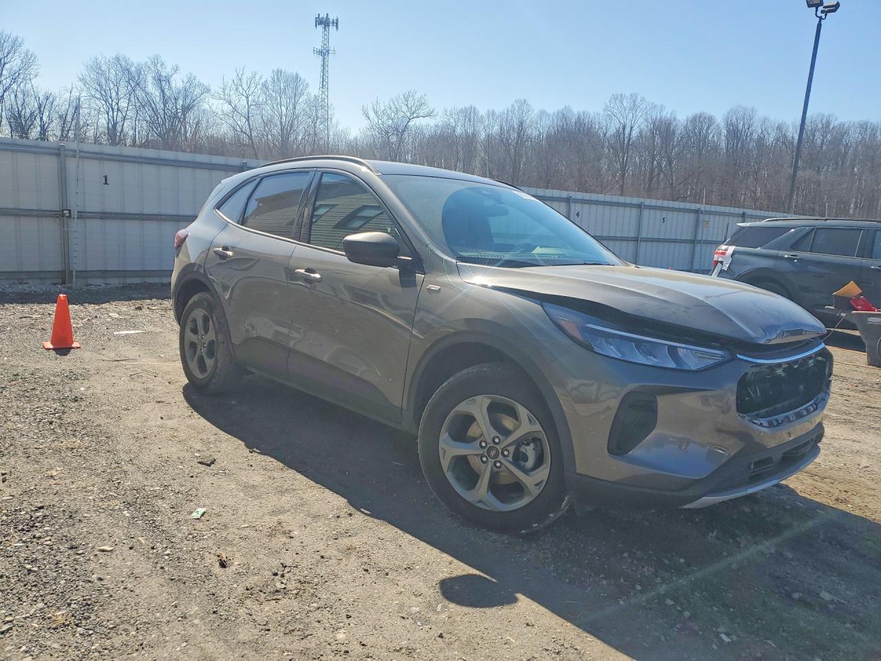 2025 FORD ESCAPE ST LINE photo 4