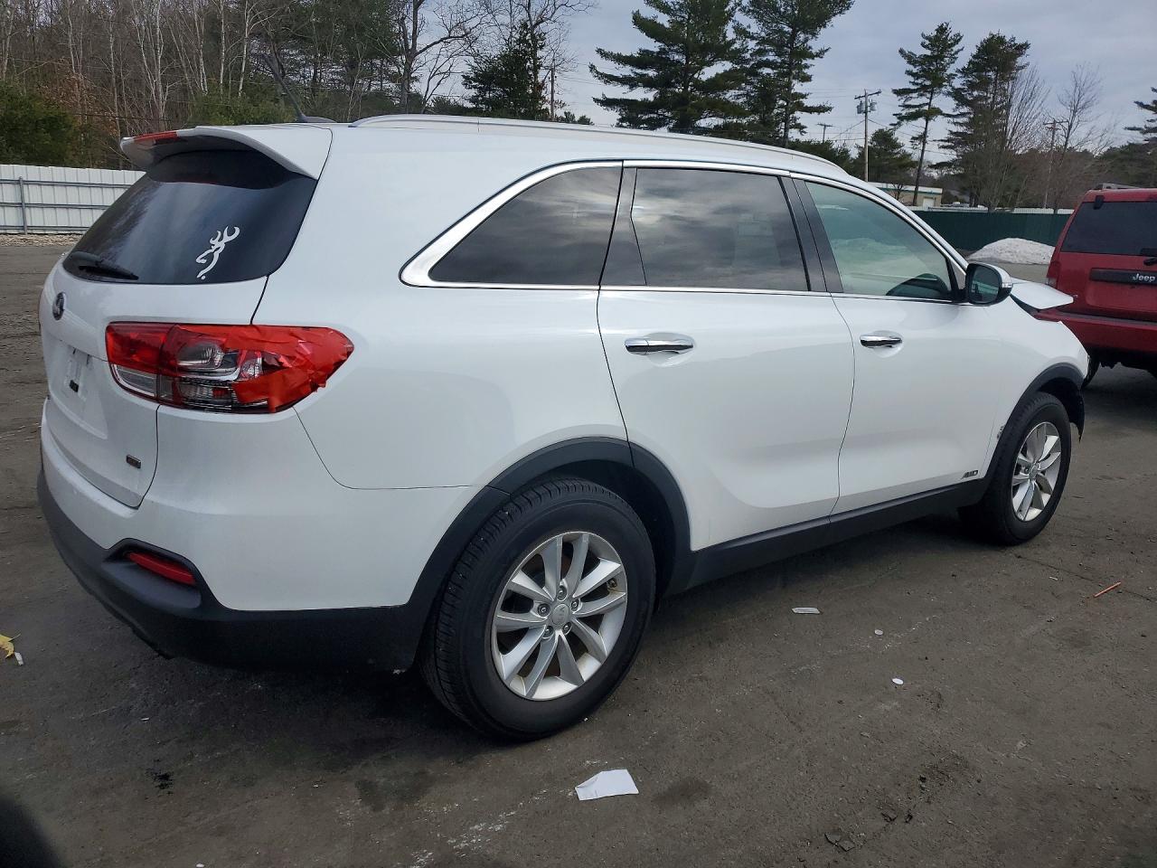 2017 KIA SORENTO LX photo 5