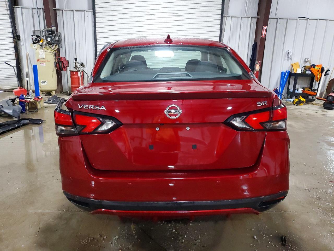 2021 NISSAN VERSA SR photo 11