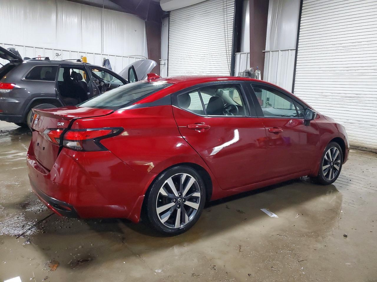 2021 NISSAN VERSA SR photo 5