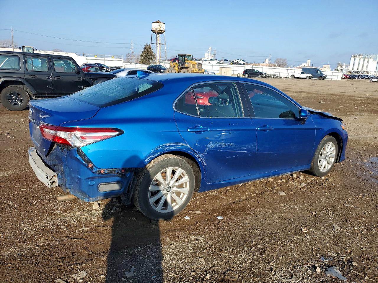 2020 TOYOTA CAMRY LE photo 3