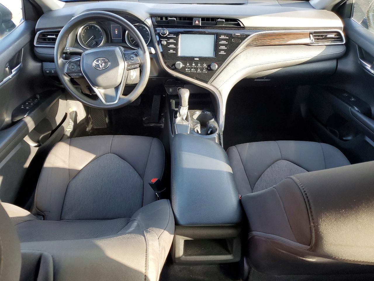 2020 TOYOTA CAMRY LE photo 8
