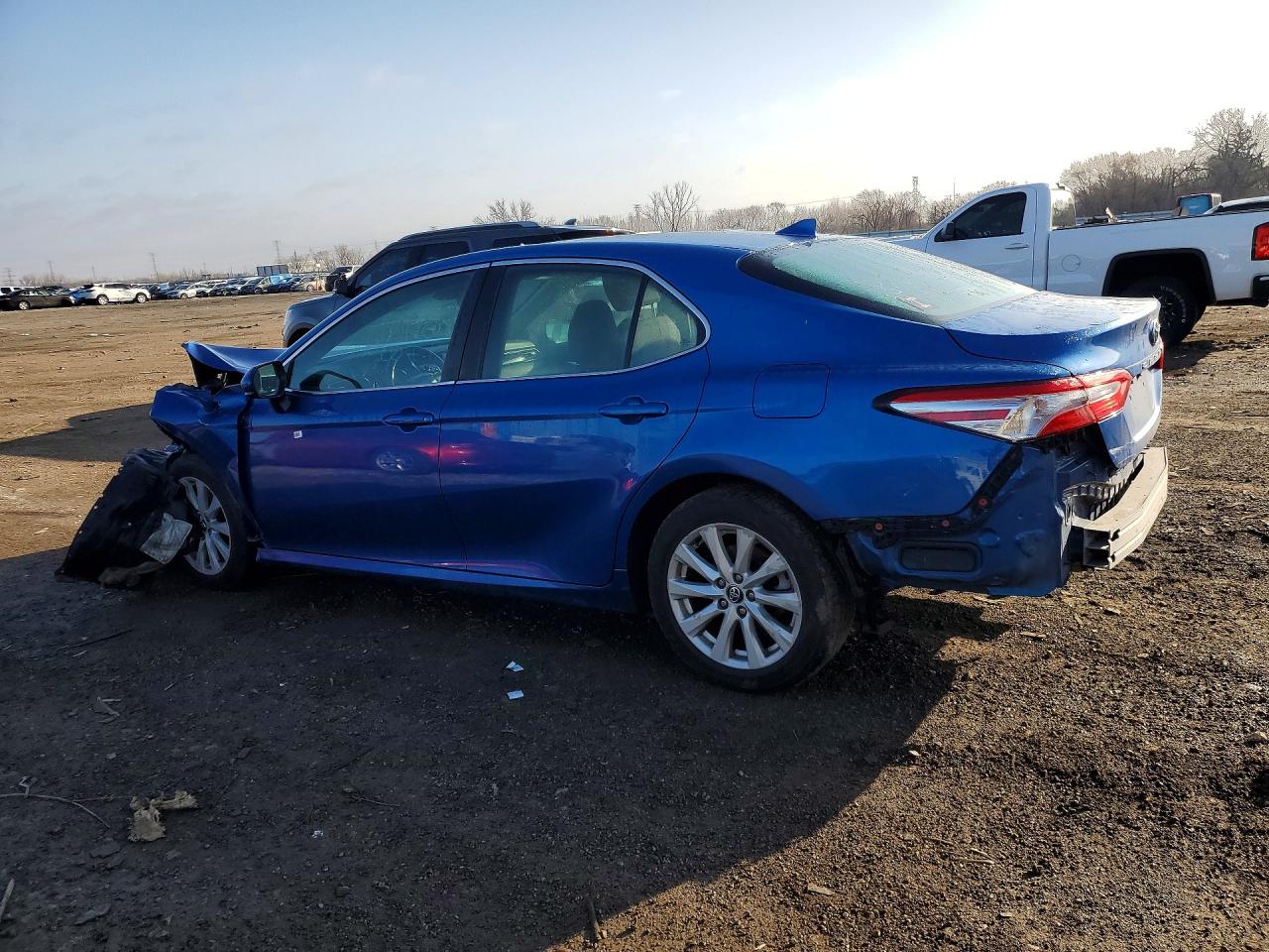2020 TOYOTA CAMRY LE photo 2