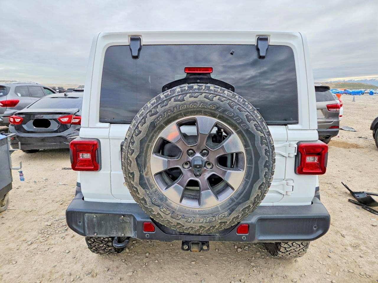 2018 JEEP WRANGLER UNLIMITED SAHARA photo 16