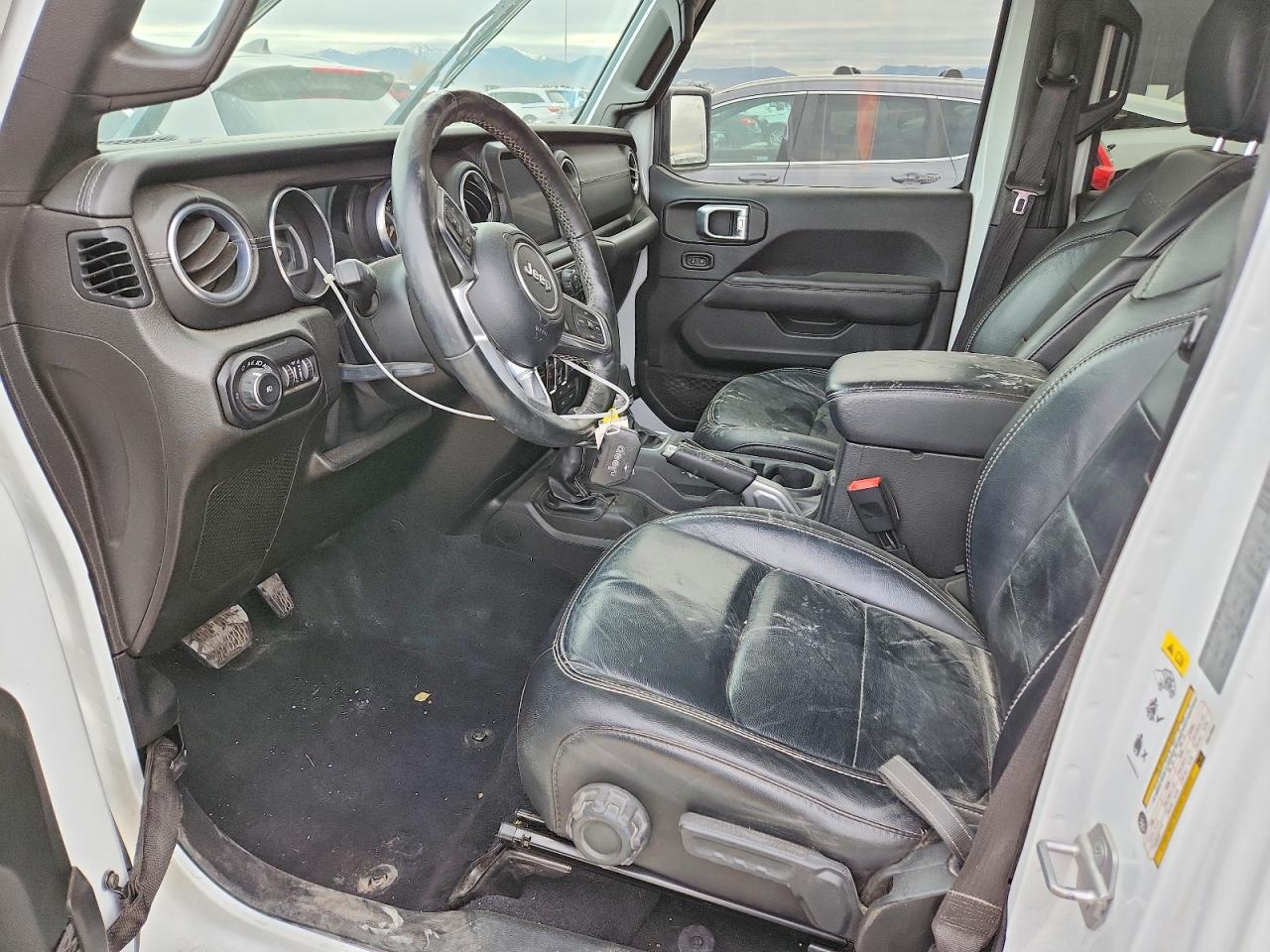 2018 JEEP WRANGLER UNLIMITED SAHARA photo 19