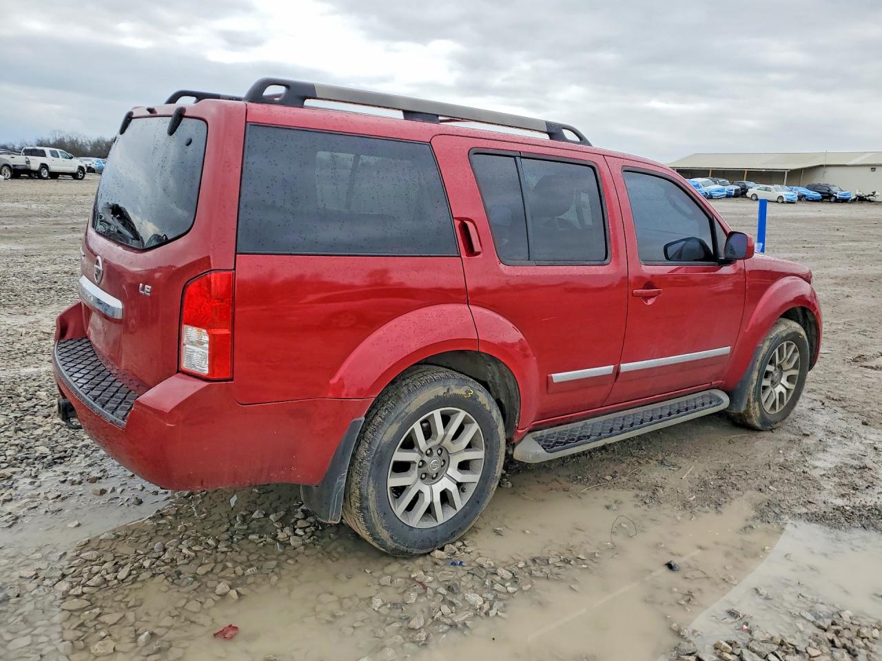 2011 NISSAN PATHFINDER S photo 5