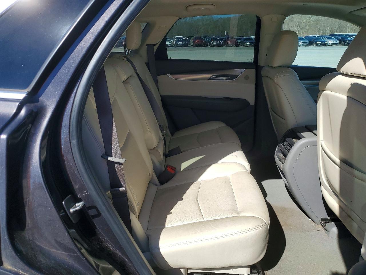2017 CADILLAC XT5 LUXURY photo 11