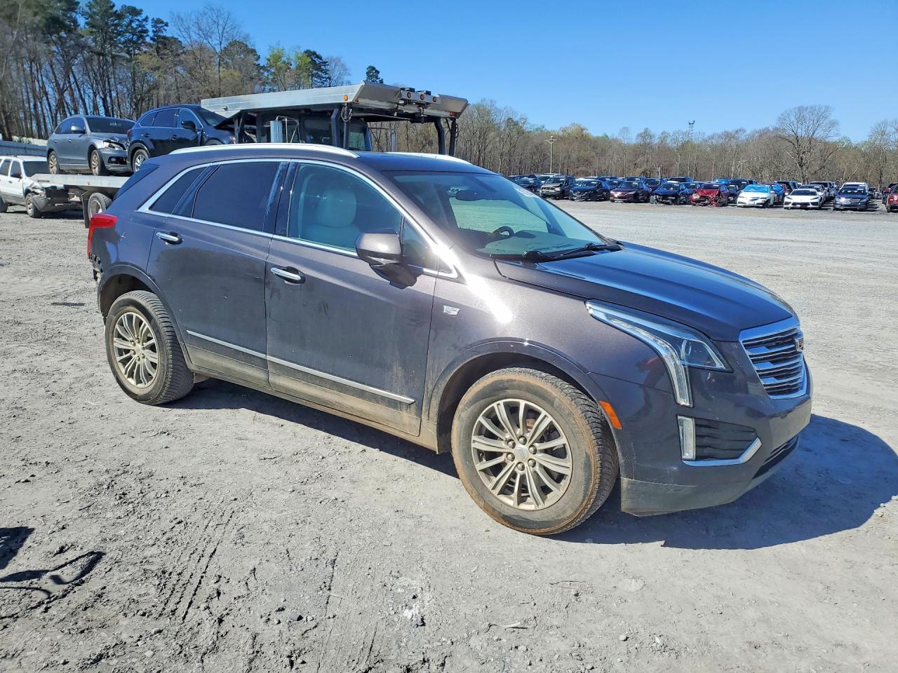 2017 CADILLAC XT5 LUXURY photo 4