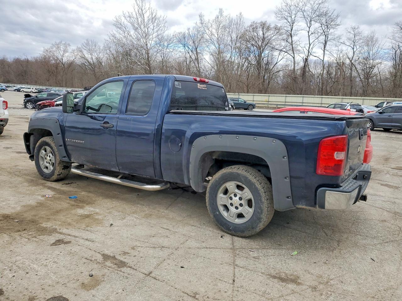 2007 CHEVROLET SILVERADO K1500 photo 2