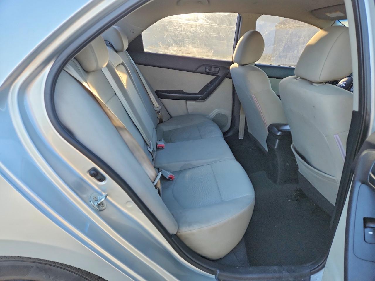 2010 KIA FORTE EX photo 28