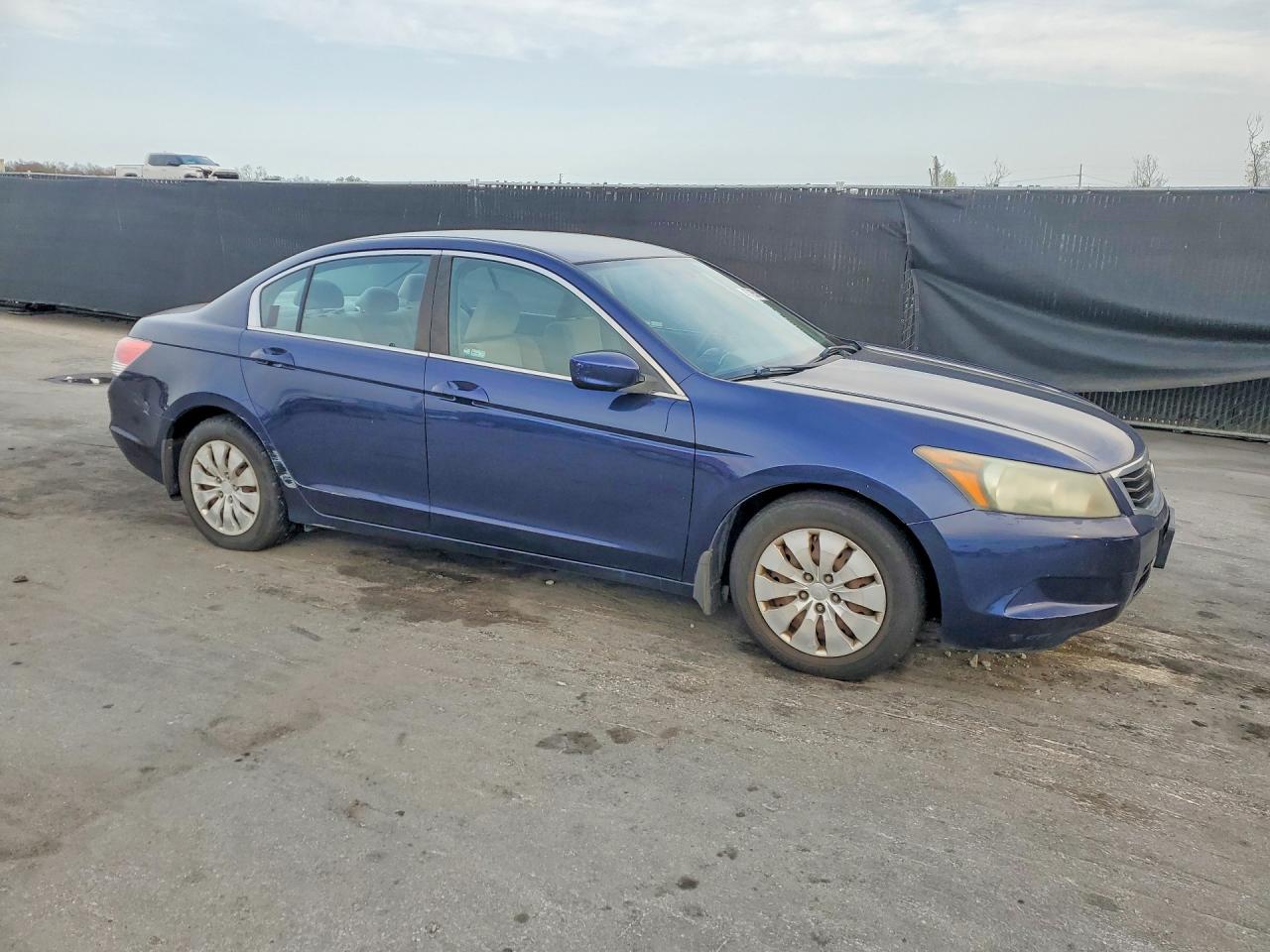 2010 HONDA ACCORD LX photo 4