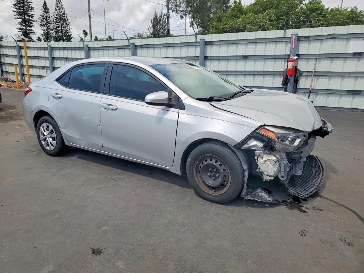 2016 TOYOTA COROLLA L photo 10