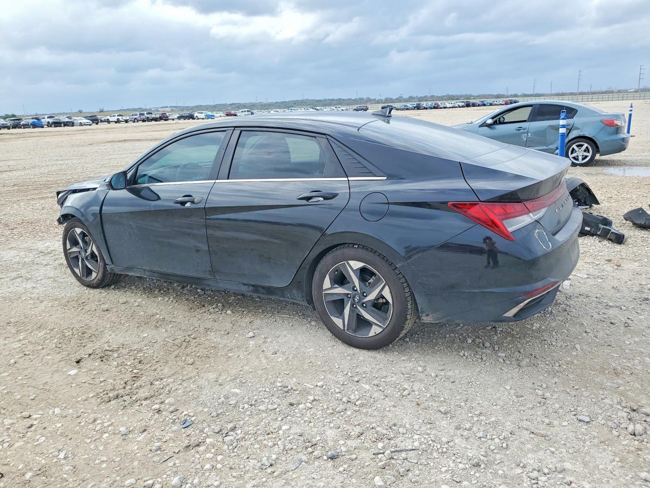 2022 HYUNDAI ELANTRA SEL photo 2