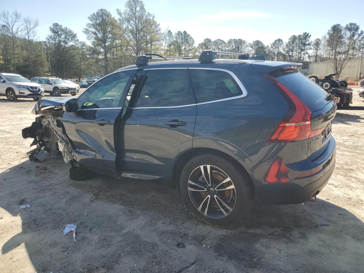 2021 VOLVO XC60 T6 MOMENTUM photo 3