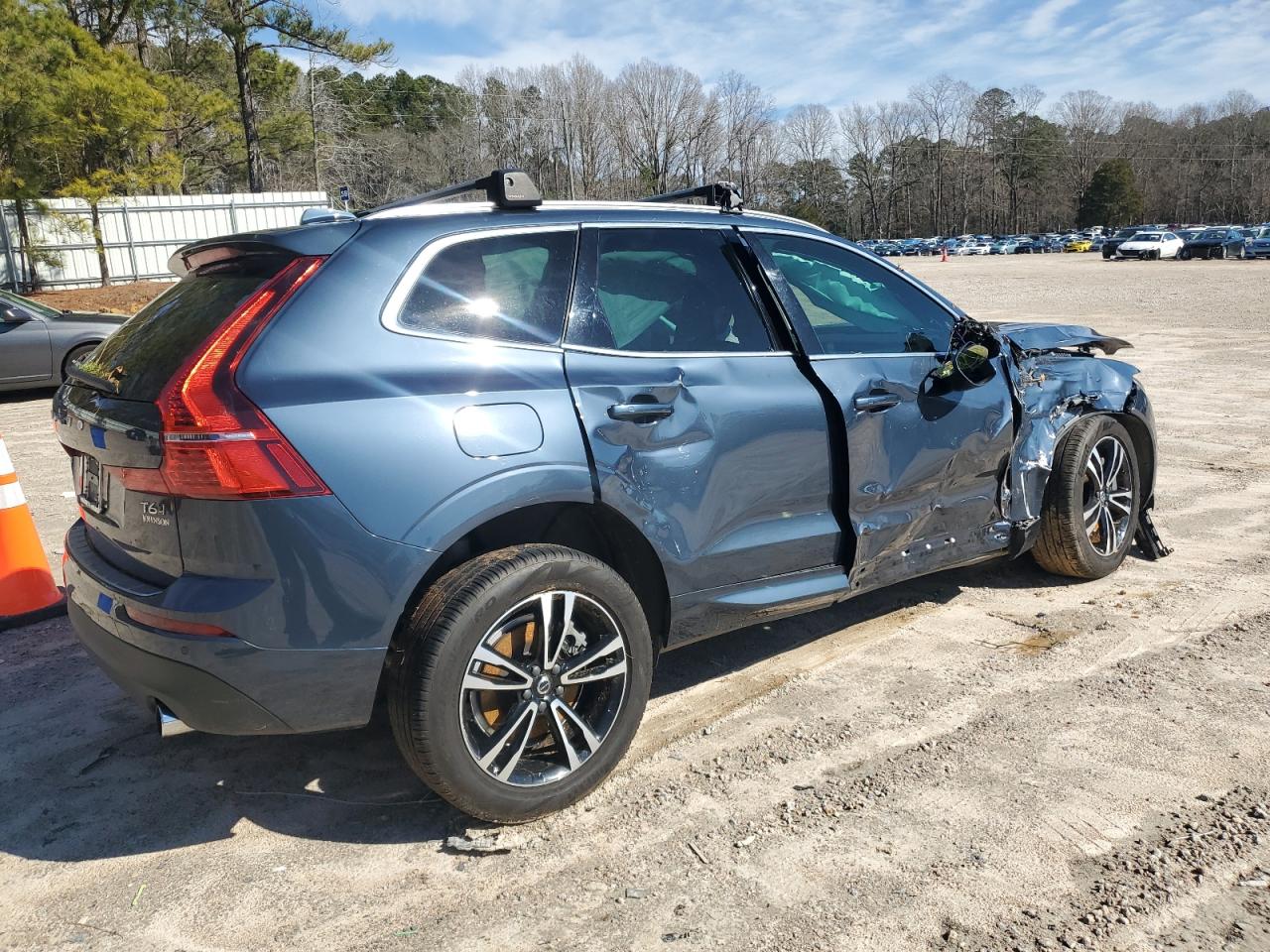 2021 VOLVO XC60 T6 MOMENTUM photo 5