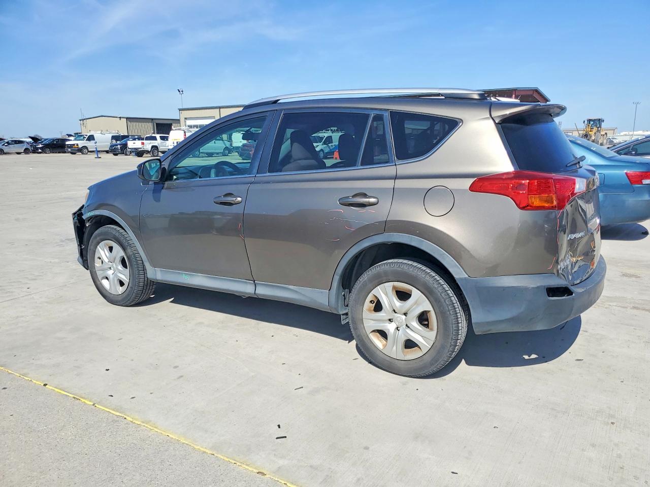 2013 TOYOTA RAV4 LE photo 3
