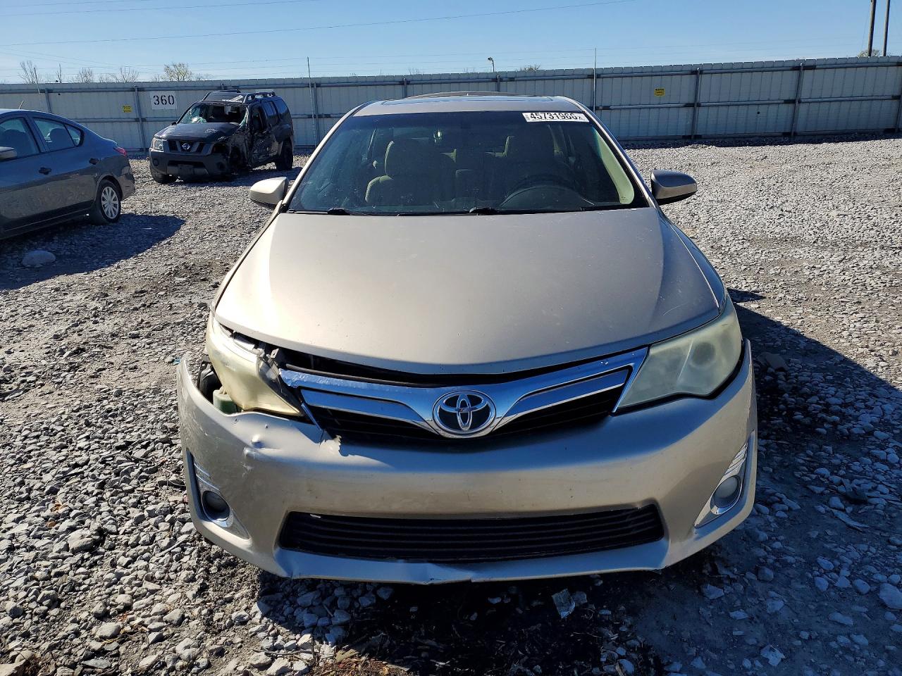 2013 TOYOTA CAMRY XLE photo 9