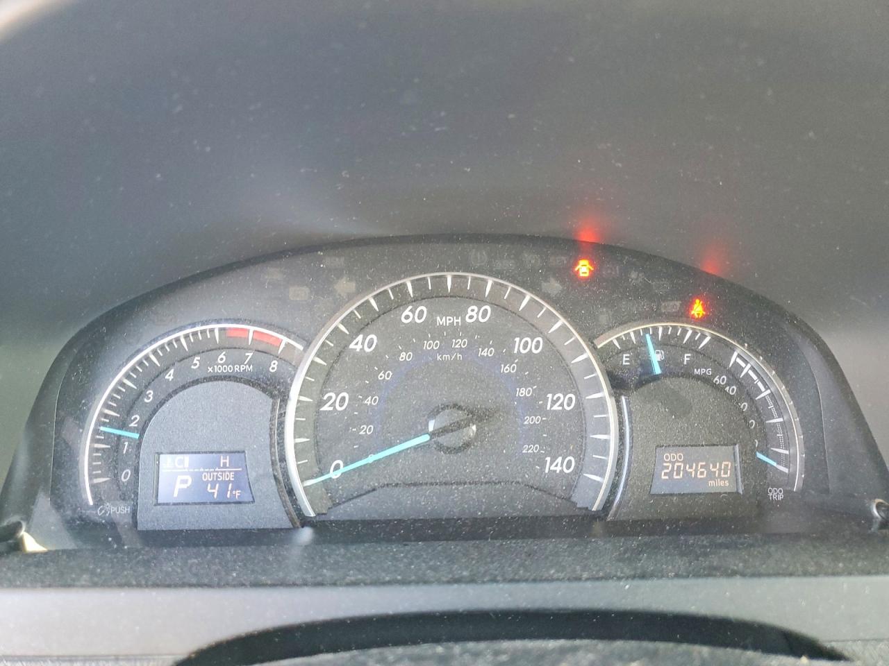2013 TOYOTA CAMRY XLE photo 17