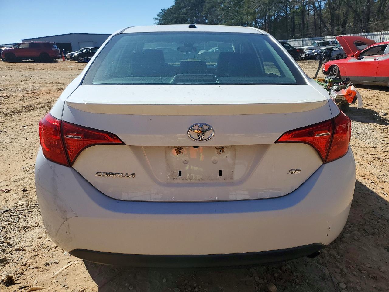 2017 TOYOTA COROLLA SE photo 6