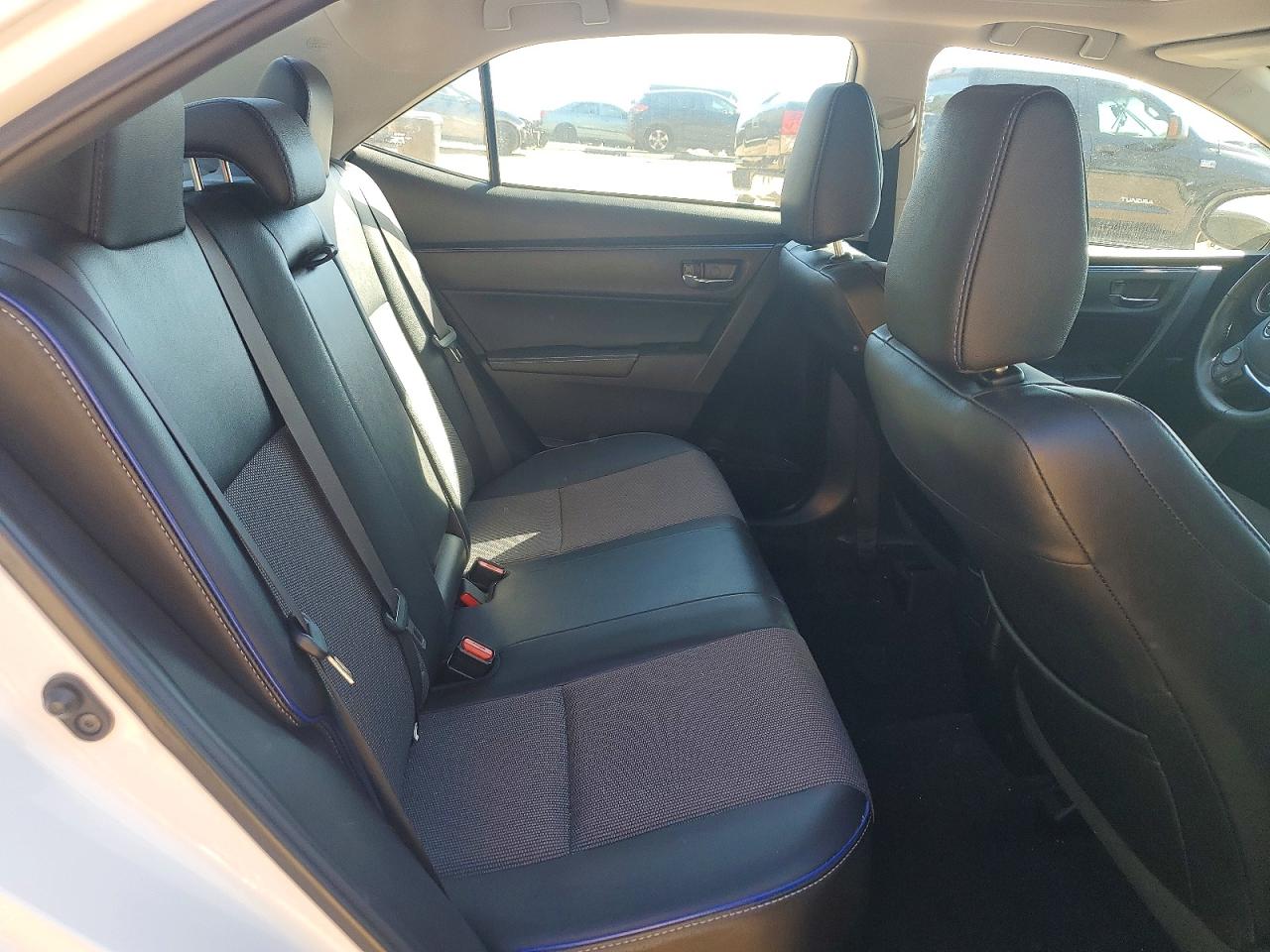 2017 TOYOTA COROLLA SE photo 10