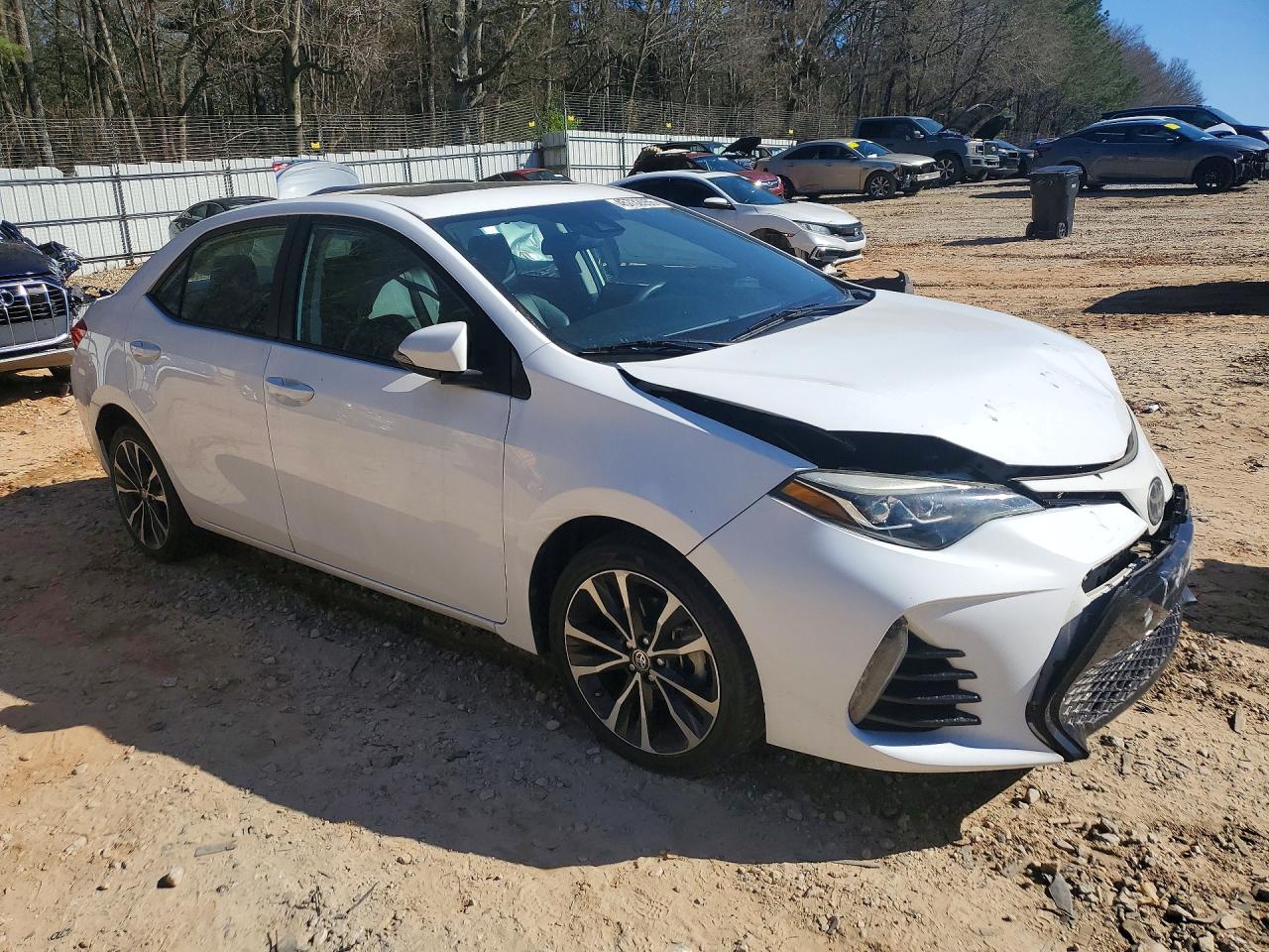 2017 TOYOTA COROLLA SE photo 4