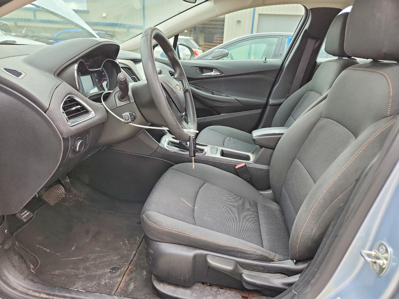 2017 CHEVROLET CRUZE LS photo 13