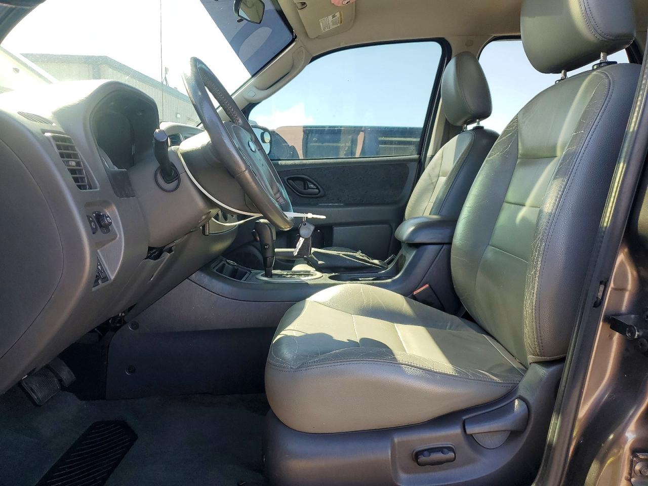 2006 FORD ESCAPE XLT photo 13