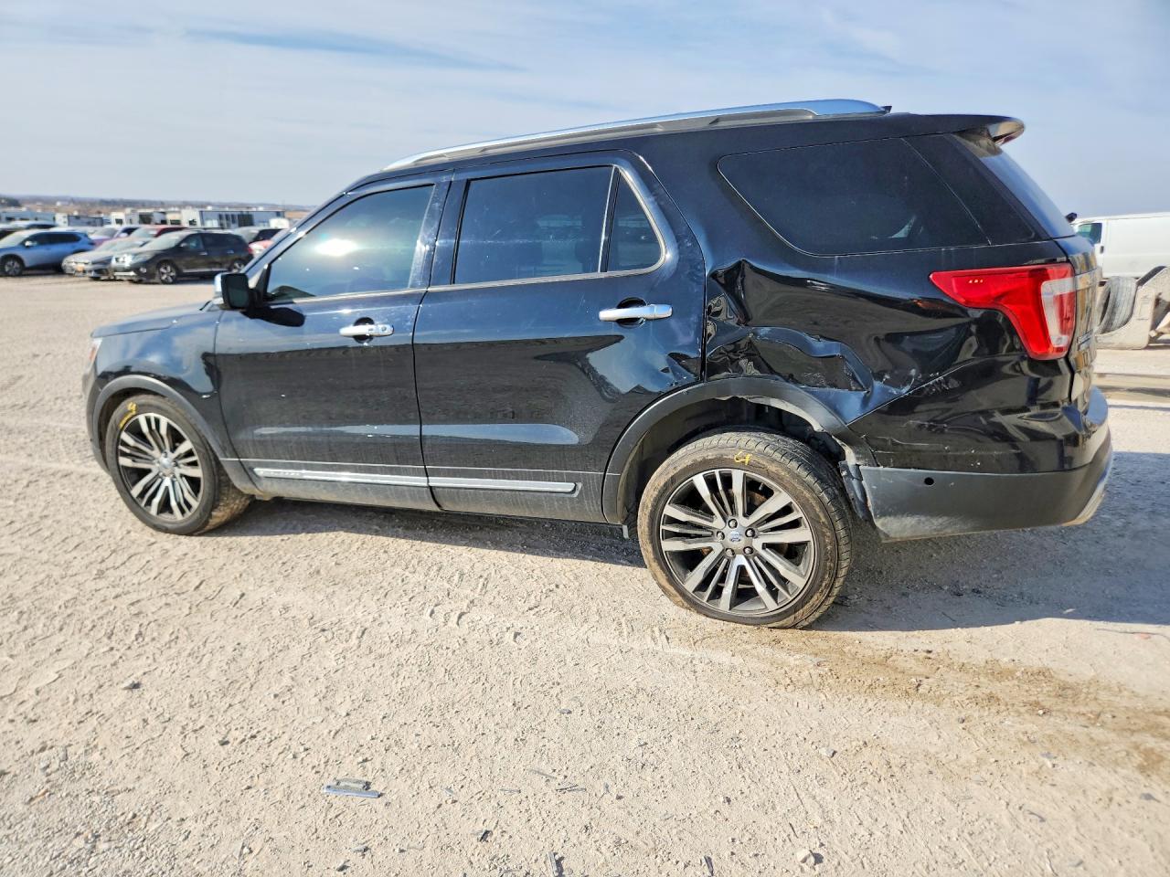 2017 FORD EXPLORER PLATINUM photo 3