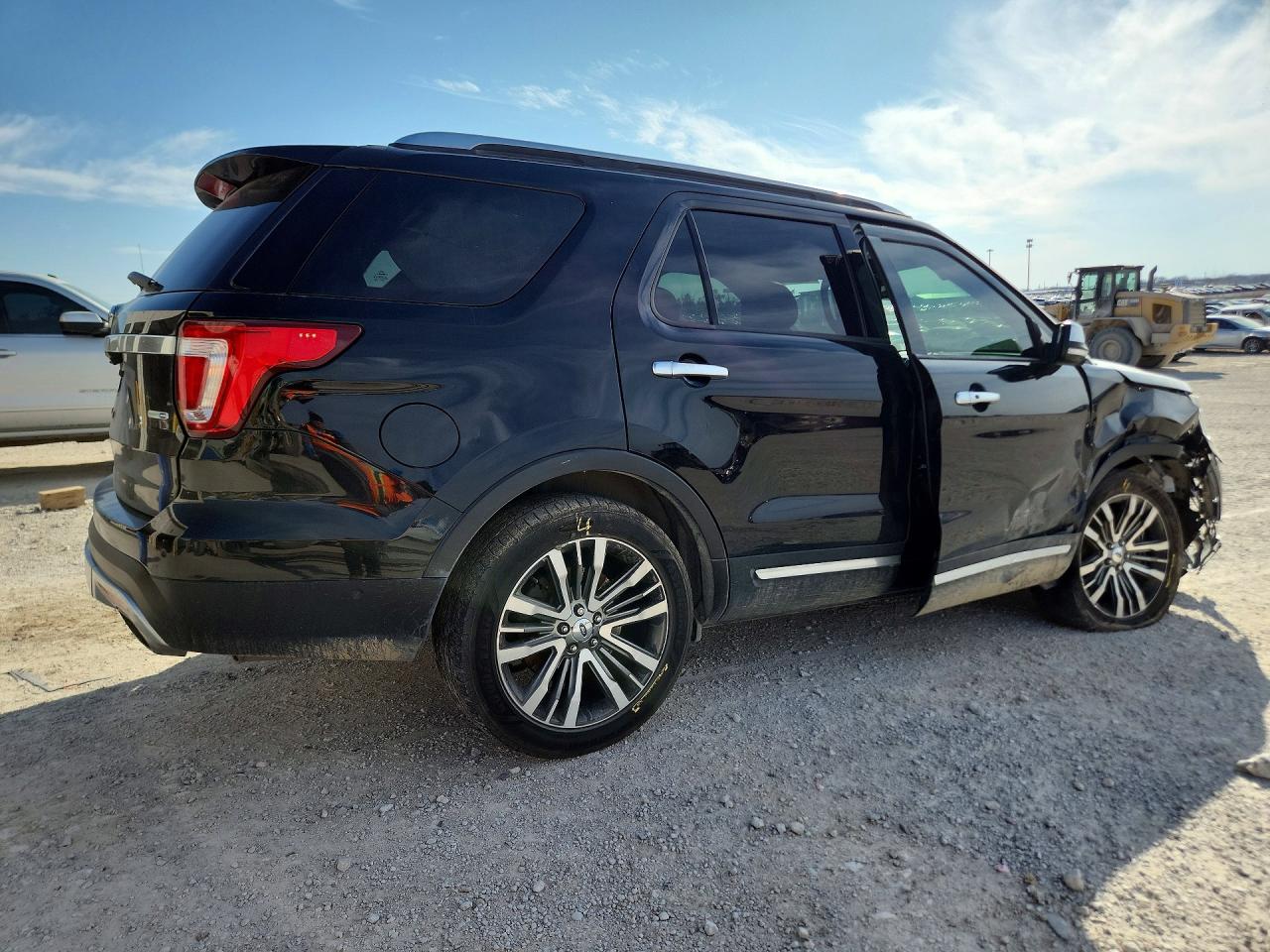 2017 FORD EXPLORER PLATINUM photo 5