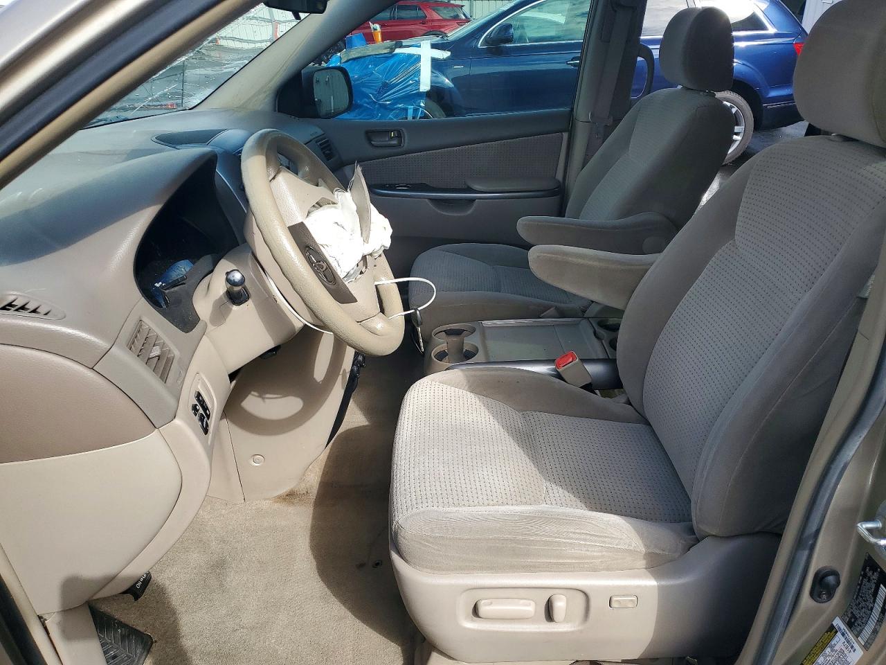 2006 TOYOTA SIENNA LE 7 PASSENGER photo 7