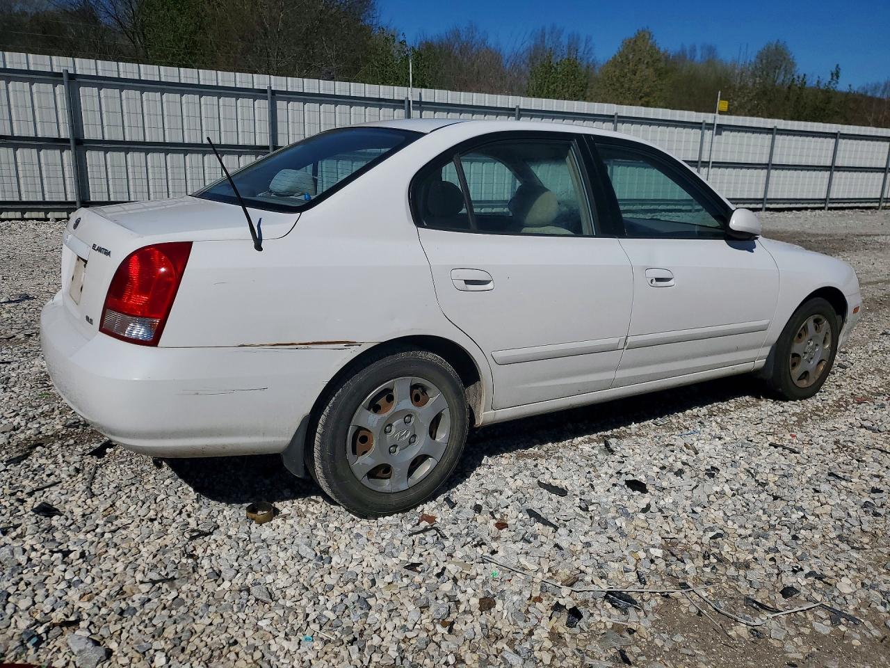 2002 HYUNDAI ELANTRA GLS photo 3