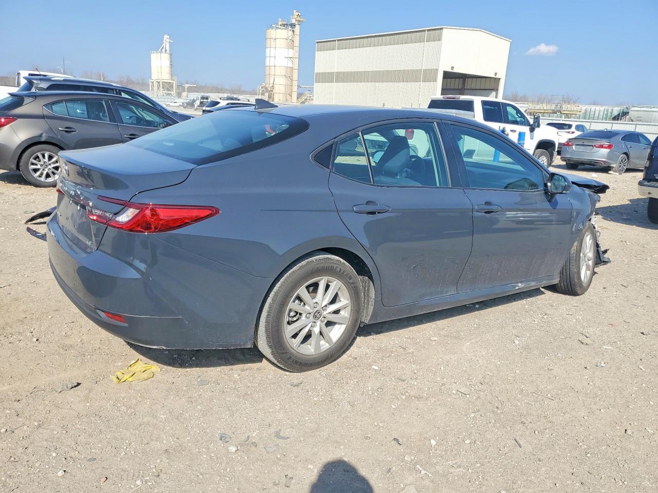 2025 TOYOTA CAMRY LE photo 3