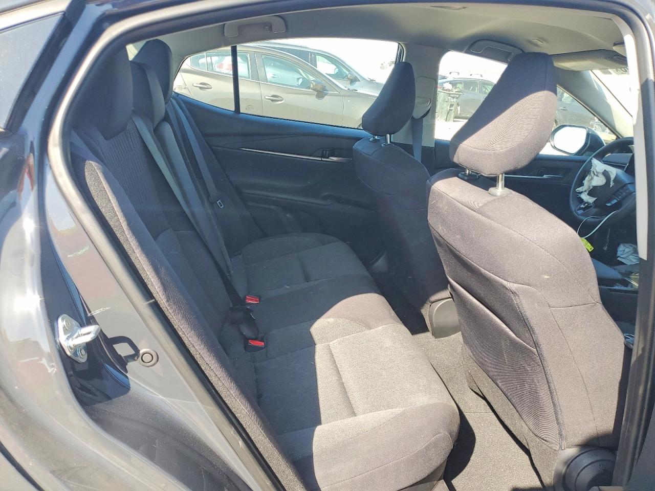 2025 TOYOTA CAMRY LE photo 10